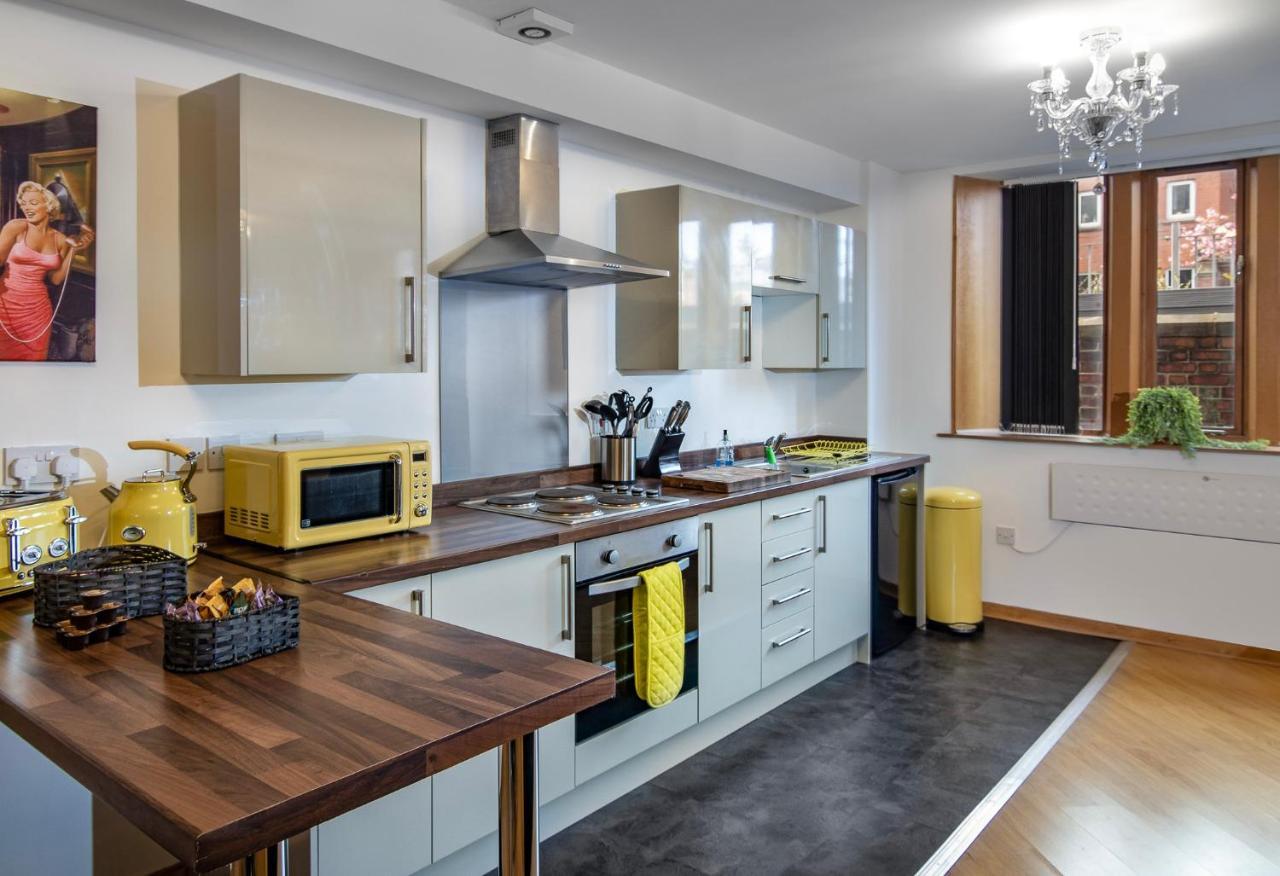 Apartment Super Spacious Church Conversion Close To Tower Blackpool